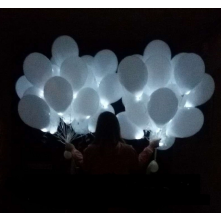 LED balionai su baltai šviečiančiom lemputėmis